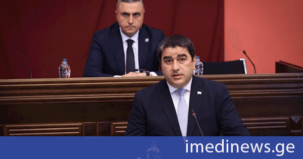 შალვა პაპუაშვილმა საპროცედურო საკითხთა კომიტეტის სხდომაზე „პარლამენტის რეგლამენტში“ ცვლილების პროექტი პირველი მოსმენით წარადგინა