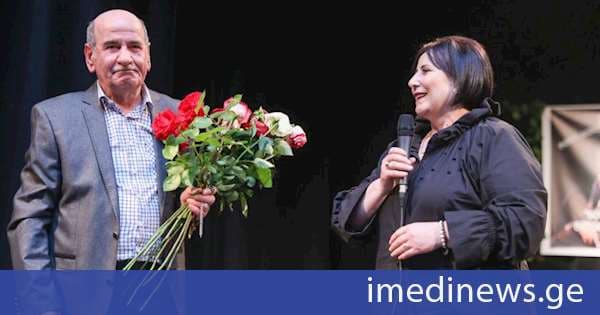 ხულოს სახელმწიფო დრამატულ თეატრში ანსამბლ „ბერმუხას“ ხელმძღვანელის, ქართული ფოლკლორის გამორჩეული მოღვაწის, რევაზ აბულაძის 80 წლის იუბილესადმი მიძღვნილი საზეიმო საღამო გაიმართა