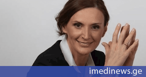 ანა მიროტაძე ამტკიცებს, რომ ირაკლი კობახიძემ ბიძინა ივანიშვილზე საუბრისას რუსული ტერმინი - „გროსმაისტერი გამოიყენა. ტერმინი გერმანულია და ჭადრაკის უბადლო მოთამაშეს გულისხმობს