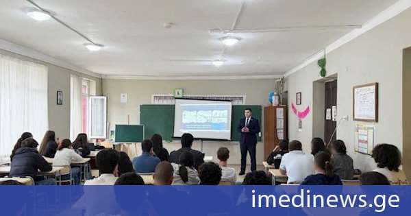 პროკურორებმა ორგანიზებული დანაშაულების თემაზე საინფორმაციო კამპანიის ფარგლებში, ბათუმის საჯარო სკოლებში საინფორმაციო შეხვედრები გამართეს