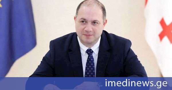 გივი მიქანაძე: მასწავლებლების გამოცდებზე რეკორდული რაოდენობის, თითქმის 30 ათასი მსურველი დარეგისტრირდა, ესენი არიან როგორც მოქმედი პედაგოგები, ასევე პედაგოგობის მსურველი პირები