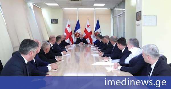 სულხან თამაზაშვილმა მესტიაში სამინისტროს სტრუქტურულ დანაყოფებში სამუშაო შეხვედრები გამართა