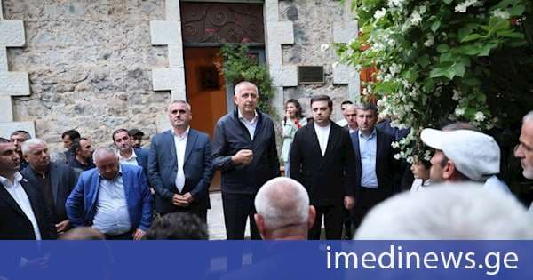 ზემო აჭარაში მოსახლეობასთან შეხვედრებისას, რეგიონის მთავრობის თავმჯდომარე ინფრასტრუქტურული პროექტების მიმდინარეობას გაეცნო