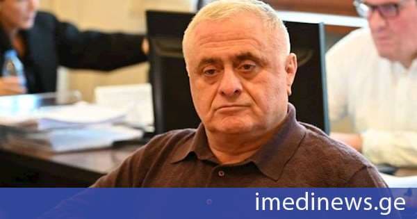 ვიქტორ ჯაფარიძე გენერალურ პროკურორს: „ქართული ოცნების“ ხელისუფლებაში მოსვლის შემდეგ გენერალურ პროკურატურაში შეიქმნა სამართლიანობის აღდგენის დეპარტამენტი და დღესაც ძალიან ბევრი, სააკაშვილის რეჟიმის დროს, გაუბედურებული და „გაკულაკებული მოქალაქე ელოდება ამ დეპარტამენტის პასუხებს, რატომ ჭიანურდება ეს საქმეები?