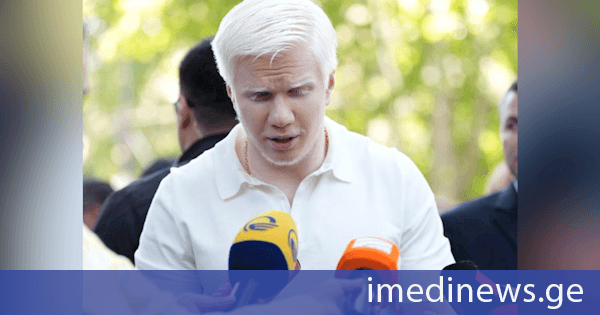 ცოტნე ივანიშვილი მოქალაქეს: საქართველოსთვის ნამდვილად არის დამღუპველი პრობლემის არ აღიარება. სხვას რომ უჯავრდები, ხომ ხედავ, უპრობლემოდ შეგიძლია კომენტარის დაწერა. კარგი იქნება, თუ მიუღებელ თეზისზე საკუთარ შეხედულებასაც გამაცნობ, დისკუსიაში შევიდეთ, მხოლოდ სხვა ადამიანებს შეურაცხყოფას ნუ მიაყენებ და მორალის კითხვას ნუ დაუწყებ მათი პოზიციის გამო