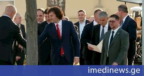 აშშ-ის დამოუკიდებლობის 250-ე წლისთავისადმი მიძღვნილ ღონისძიებას აღმასრულებელი და საკანონმდებლო ხელისუფლების წარმომადგენლები დაესწრნენ. „ქრონიკის“ რეპორტაჟი