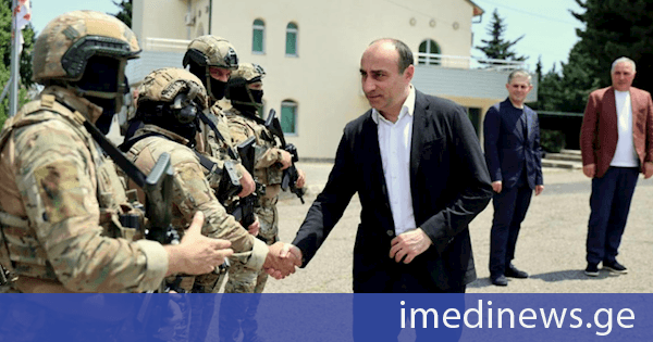 სახელმწიფო უსაფრთხოების სამსახურის უფროსმა გეკა გელაძემ სპეციალური ოპერაციების დეპარტამენტს სწრაფი რეაგირების ტაქტიკური სატრანსპორტო საშუალებები გადასცა