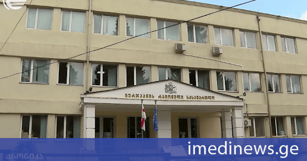 გურჯაანის რაიონულმა სასამართლომ სოციალურ ქსელში სიტყვიერი შეურაცხყოფის გამო მოქალაქე იოსებ მარტაშვილი სამართალდამრღვევად ცნო და 500-ლარიანი ჯარიმა დააკისრა