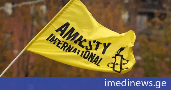 Amnesty International-ი ჯოან როულინგის სექსუალური ძალადობის მხარდაჭერის ცენტრის კრიტიკის გამო სინანულს გამოთქვამს