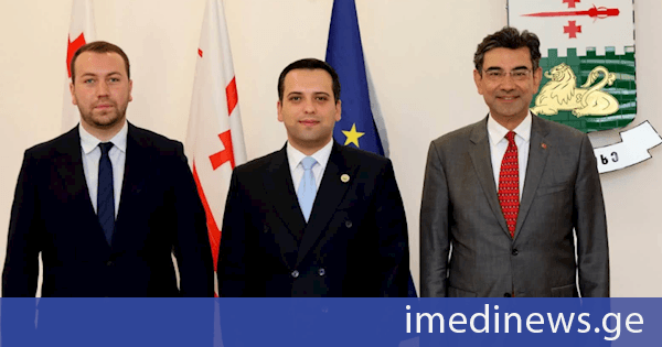ახალციხის მუნიციპალიტეტის მერი ვარლამ წიკლაური და საკრებულოს თავმჯდომარე საბა კბილაშვილი თურქეთის რესპუბლიკის საგანგებო და სრულუფლებიან ელჩს საქართველოში, მუსტაფა თურქერ არის შეხვდნენ