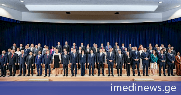 მაკა ბოჭორიშვილი მარკო რუბიოს გვერდით მინისტერიალის დაწყებამდე გადაღებულ ერთობლივ ფოტოზე
