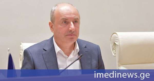 გურამ მაჭარაშვილი: 8 აგვისტოს, როდესაც მთელი საქართველო ვიხსენებთ იმ გმირებს, რომლებიც დაეცნენ საქართველოს ინტერესების დასაცავად ბრძოლაში, ეს ხალხი ჩადის ლგბტ დროშების ასაფრიალებლად უცხოეთში. იტყვის, რომ კაცების ქორწინება უნდა დაკანონდეს საქართველოში