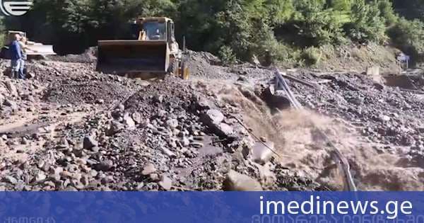 ლენტეხის მუნიციპალიტეტში სტიქიის შედეგად გარე სამყაროს დროებით მოწყვეტილ 30-ვე სოფელთან საავტომობილო კავშირი აღდგენილია. „ქრონიკის“ სიუჟეტი