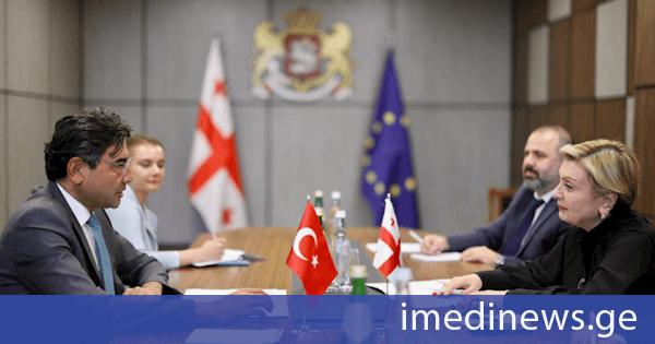 თინათინ რუხაძემ საქართველოში თურქეთის რესპუბლიკის ახალდანიშნულ ელჩთან, მუსტაფა თურქერ არისთან გაცნობითი ხასიათის შეხვედრა გამართა