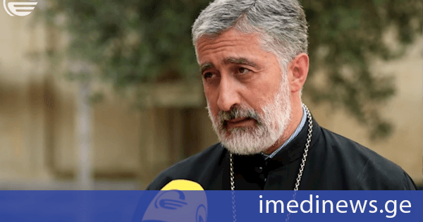 დეკანოზი საბა ჭიკაიძე: ვინც ცდილობს, რომ დააკნინოს, დაამციროს სიწმინდე, ასეთ ადამიანს ღირებულებების კრიზისი აქვს - საპასუხო კომენტარიც და აღშფოთებაც უნდა იყოს ზომიერი, ისეთი, როგორც ქრისტიანს შეეფერება