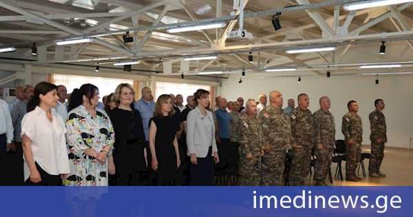 ეკატერინე ხუციშვილმა „სამხედრო საქმის“ ტრენინგკურსის მონაწილეები დააჯილდოვა
