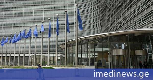 POLITICO: საფრანგეთი, იტალია და ესპანეთი იმ 10 ქვეყანას შორის არიან, რომლებიც ევროკომისიის გეგმას ეწინააღმდეგებიან - ინიციატივა ევროკავშირის მომდევნო შვიდწლიან ბიუჯეტში დაფინანსების გაცემის პოლიტიკურ რეფორმებთან დაკავშირებას ითვალისწინებს