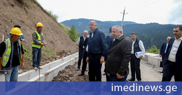 აჭარის მთავრობის თავმჯდომარე ზურაბ პატარაძე მაღალმთიან აჭარაში მიმდინარე საგზაო ინფრასტრუქტურულ სამუშაოებს გაეცნო