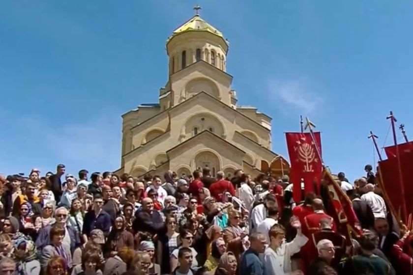 ეროვნული იდენტობისა და ტრადიციული ფასეულობების დაცვა საკანონმდებლო დონეზე - ხელისუფლების მზადყოფნა საინიციატივო ჯგუფების მოთხოვნაზე. „ქრონიკის“ სიუჟეტი