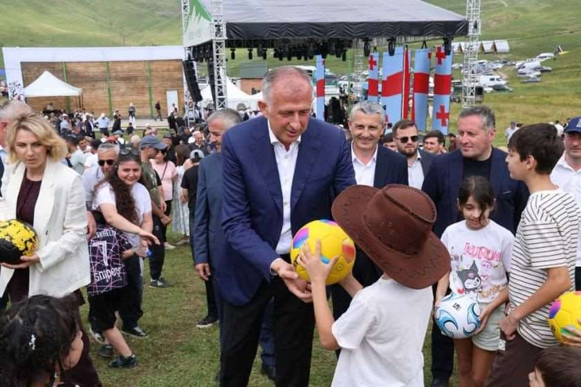 ზურაბ პატარაძე ჩირუხის მთაზე ტრადიციულ სახალხო დღესასწაულს „შუამთობას“ დაესწრო