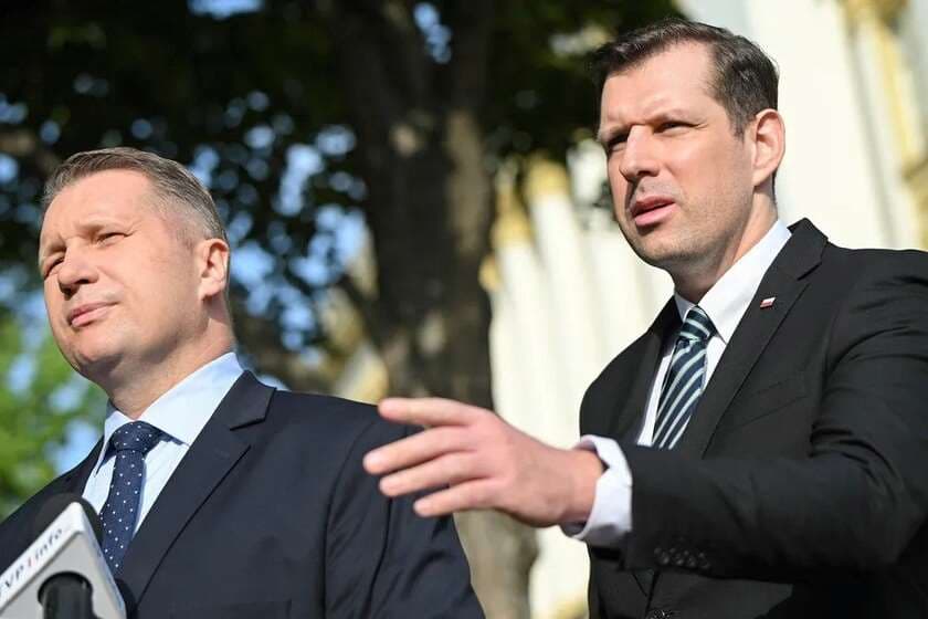 უკრაინული მედია: პოლონეთის ოპოზიციური პარტია „კანონი და სამართლიანობა“ უკრაინელების დეპორტაციის პროექტის წამოყენებას გეგმავს - ინიციატივა ეხება მხოლოდ გაწვევის ასაკის იმ მამაკაცებს, რომლებიც პოლონეთში ოფიციალურად არ არიან დასაქმებულნი