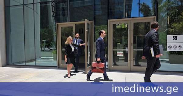 ფლორიდის ფედერალურმა მოსამართლემ დროებით შეაჩერა გადაწყვეტილება, რომელიც დონალდ ტრამპს ავალდებულებდა, BBC-ისთვის თავისი ბიზნესის ფინანსური მაჩვენებლები გაემჟღავნებინა
