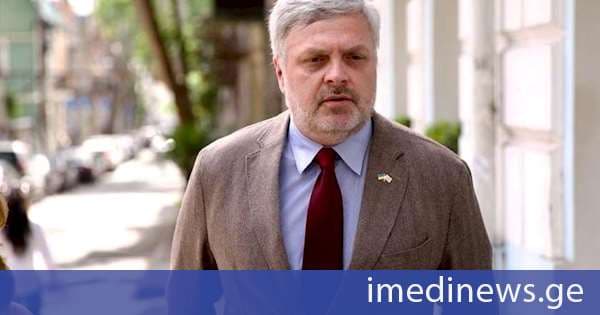 გიორგი ბარამიძე: როდესაც 7 აგვისტოს რუსეთის ფედერაციის შეიარაღებული ძალების ძალიან დიდი ნაწილი - ტანკები, არტილერია, ტექნიკა, დიდი რაოდენობით ძალა შემოვიდა რუსეთ-საქართველოს საზღვრიდან როკის გვირაბისკენ, ქვეყნის პრეზიდენტმა, მოახდინა ჩვენი ჯარის მობილიზაცია, გასცა ბრძანება, რომ ამ ფართომასშტაბიან აგრესიას საქართველო დაუპირისპირდეს შეიარაღებული ძალებით ისე, როგორც ამის შესაძლებლობა და უნარი გვქონდა