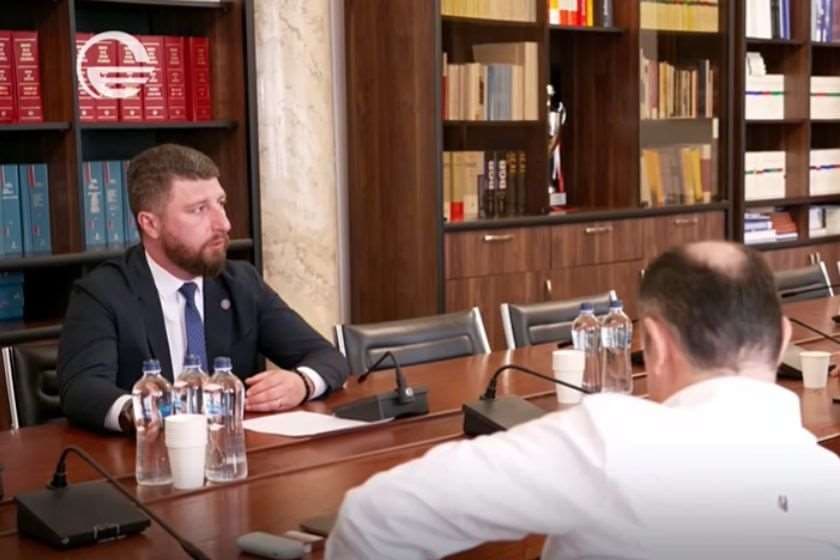 ეკლესია, ისტორიული გმირები და ეროვნული ფასეულობები - უნდა არსებობდეს თუ არა დამცავი კანონმდებლობა. „ქრონიკის“ სიუჟეტი