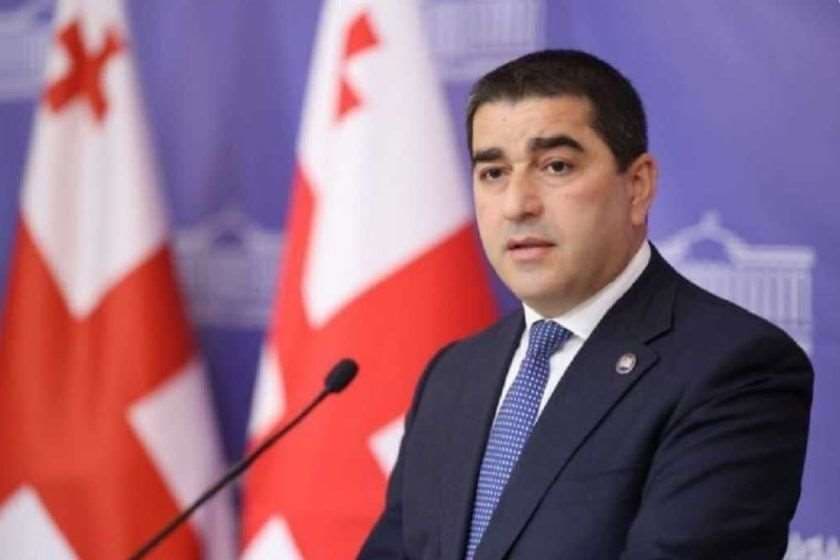 შალვა პაპუაშვილი: სახელმწიფოს გამარჯვება განისაზღვრება არა სატელევიზიო დეკორაციებით, დროშების ფრიალით და მოწყობილი ზეიმებით. გამარჯვება იზომება მიღებული შედეგით: რამდენად დაცულია ქვეყნის ტერიტორია, მოქალაქეები, მშვიდობა და სახელმწიფოებრივი ინტერესები. 2008 წლის აგვისტოში საქართველომ ვერც ერთი ეს მიზანი ვერ დაიცვა