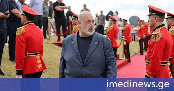 ვეტერანების საქმეთა სახელმწიფო სამსახურის დირექტორი, გენერალ-მაიორი კობა კობალაძე, თეთრიწყაროს მუნიციპალიტეტში, დიდგორის ველზე სახალხო დღესასწაულს - „დიდგორობა 2026“-ს დაესწრო