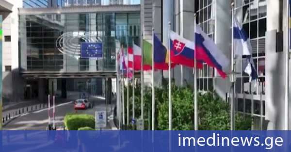 ევროკავშირი მსოფლიოში ადამიანის უფლებათა და დემოკრატიის შესახებ გასული წლის ანგარიშს აქვეყნებს. დოკუმენტში საქართველოს კრიტიკაც მოხვდა. „ქრონიკის“ სიუჟეტი