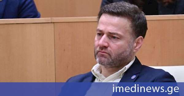 ირაკლი ჭეიშვილი გიორგი უშიკიშვილს: 2012 წელს პეტერბურგში რომ კონცერტს ატარებდი, რუსებს არ უწყობდი ღონისძიებას მაშინ?! მაშინ არ გტკიოდა ანწუხელიძე?! სინამდვილეში, არაფერი არ გტკივათ, უბრალოდ პოპულისტები ხართ