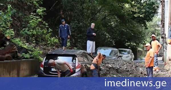 დედაქალაქში ძლიერი წვიმის შედეგებს შესაბამისი სამსახურები ამ დრომდე უმკლავდებიან. „ქრონიკის“ სიუჟეტი