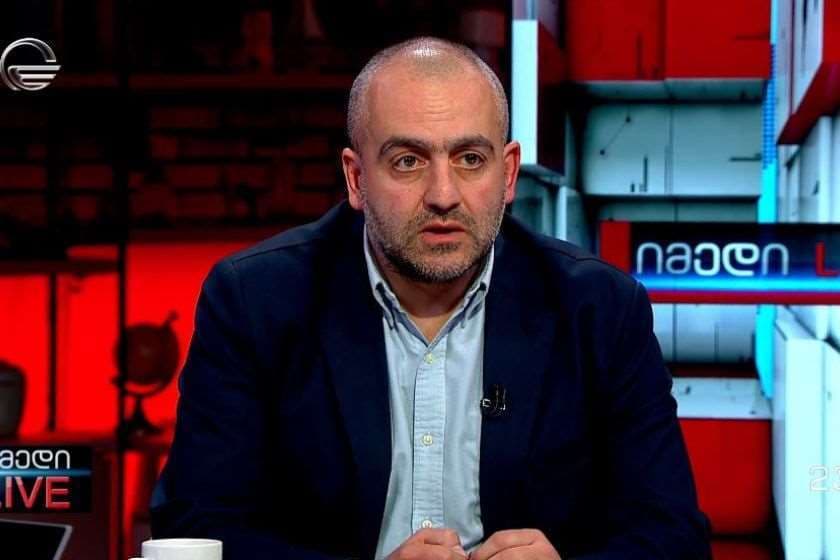 გიორგი გამსახურდია: „ნაცებო“, აფხაზეთი საქართველოა, მართალია, თქვენი ბელადი, სააკაშვილი იძახდა, სოხუმი არასდროს ყოფილა ქართული ქალაქიო, მაგრამ ასე არ არის და არც იქნება. ქართველმა ბიზნესმენებმა კი საქართველოს ერთი რეგიონიდან მეორეში თუ ბენზინი შეიტანეს, ამით არაფერი დარღვეულა