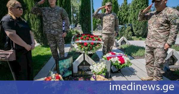 გიორგი ანწუხელიძის ხსოვნას პატივი მუხათგვერდის ძმათა სასაფლაოზე მიაგეს - დღეს საქართველოს ეროვნულ გმირს 42 წელი შეუსრულდებოდა