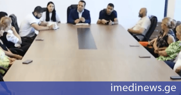 ახალციხის მერი ვარლამ წიკლაური სპორტული კომპლექსის თანამშრომლებს შეხვდა