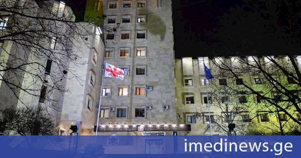 პროკურატურის მიერ წარდგენილი მტკიცებულებების საფუძველზე, წინასწარი შეცნობით, თოთხმეტი წლის ასაკს მიუღწეველ პირთა მიმართ გარყვნილი ქმედების ჩადენის ფაქტზე ბრალდებულს 11 წლით თავისუფლების აღკვეთა მიესაჯა