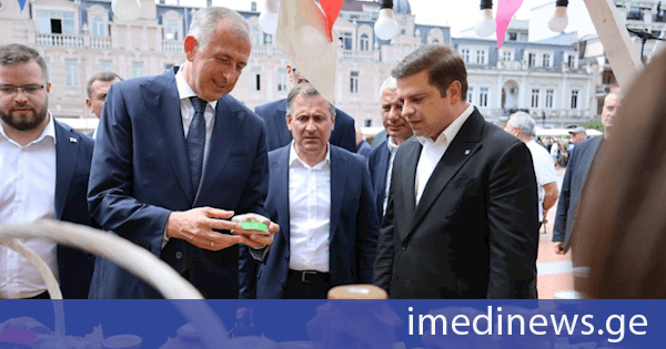 აჭარის მთავრობის თავმჯდომარე ზურაბ პატარაძე, ბათუმში „შავი ზღვის თაფლის ფესტივალს“ დაესწრო