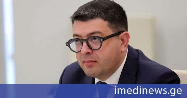 დიმიტრი სამხარაძე: მგონი ღარიბაშვილს თვითონაც არ აქვს წაკითხული ის წერილი, რომლის გაგზავნასაც მამუკა მდინარაძეს აბრალებს - ამ წერილიდან გამოდის, რომ მდინარაძეზე გულმხურვალე მხარდამჭერი ღარიბაშვილს არ ჰყოლია, მდინარაძეს ადვოკატობა დაუწყია და მისი პირველივე საზრუნავი და დასაცავი პირი ღარიბაშვილი ყოფილა - რას ერჩის მაშინ, რატომ ჩაუშვა?