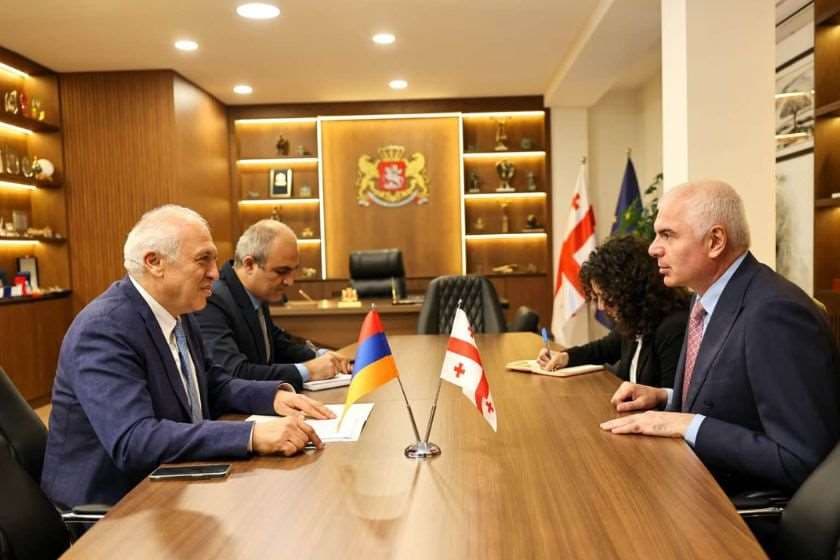 სპორტის მინისტრმა სომხეთის რესპუბლიკის ელჩს უმასპინძლა
