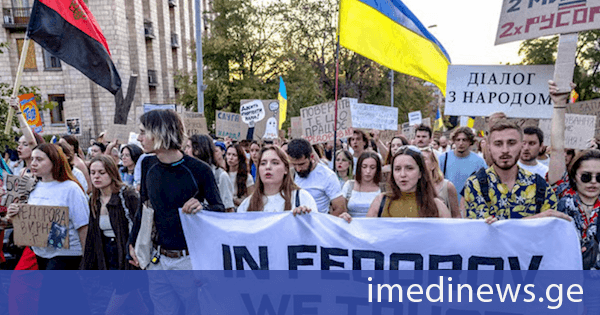 დასავლური მედია უკრაინაში პოლიტიკური პროცესების გააქტიურებაზე წერს