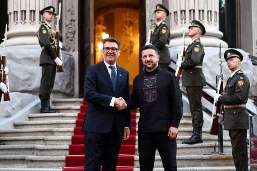 ბრიტანეთი და საფრანგეთი უკრაინისთვის სამხედრო დახმარების გაძლიერების პირობას დებენ