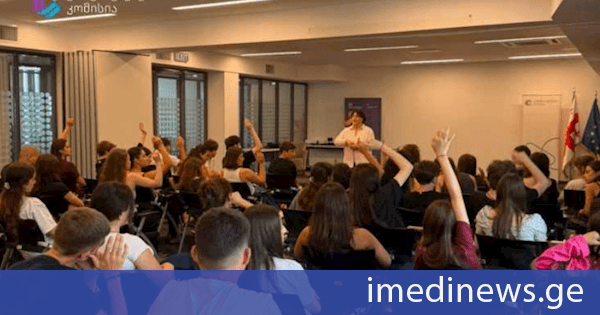 ComCom-მა AI-ის ეფექტიანი გამოყენების შესახებ დამატებით 60 მოსწავლე დაატრენინგა