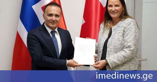 საქართველოში ნორვეგიის სამეფოს ახლად დანიშნულმა ელჩმა, ლისე სინოვე ნორდგორდმა საქართველოს საგარეო საქმეთა სამინისტროს დიპლომატიური პროტოკოლის დირექტორატის დირექტორს, ზურაბ დარჩიაშვილს რწმუნებათა სიგელების ასლები გადასცა
