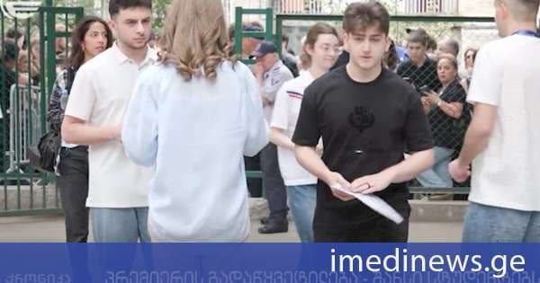 1 800-მდე აბიტურიენტს წელს გამონაკლისის სახით ე.წ. მეორადი ჩარიცხვის შესაძლებლობა ეძლევა - პრემიერის ინიციატივას ოპოზიცია საკუთარ გამარჯვებად წარმოაჩენს. „ქრონიკის“ სიუჟეტი