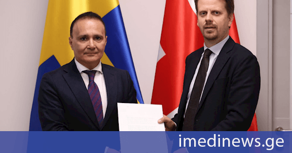 საქართველოში შვედეთის სამეფოს ახლადდანიშნულმა ელჩმა, დევიდ ემტესტამმა რწმუნებათა სიგელების ასლები გადასცა ზურაბ დარჩიაშვილს