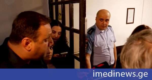 მორიგი პოლიტიკური პერფორმანსი „ნაციონალური მოძრაობისგან“ - აფხაზეთის უმაღლეს საბჭოსთან მათ გამოჩენას ხმამაღალი საუბარი და სიტყვიერი შეურაცხყოფები მოყვა