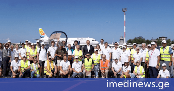 ზურაბ პატარაძე ლუქსემბურგიდან საქართველოში კერძო საჰაერო ხომალდებით ჩამოფრენილი ავიაექსპედიციის მონაწილეებს შეხვდა