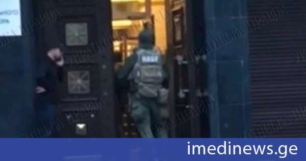 უკრაინაში გენერალური პროკურატურის მაღალჩინოსანი თაღლითური ქოლ-ცენტრების მფარველობის ბრალდებით დააკავეს