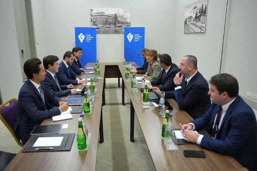 თამარ იოსელიანი ყაზახეთის რკინიგზის დირექტორთა საბჭოს თავმჯდომარის მოადგილეს ერლან კოიშიბაევს შეხვდა